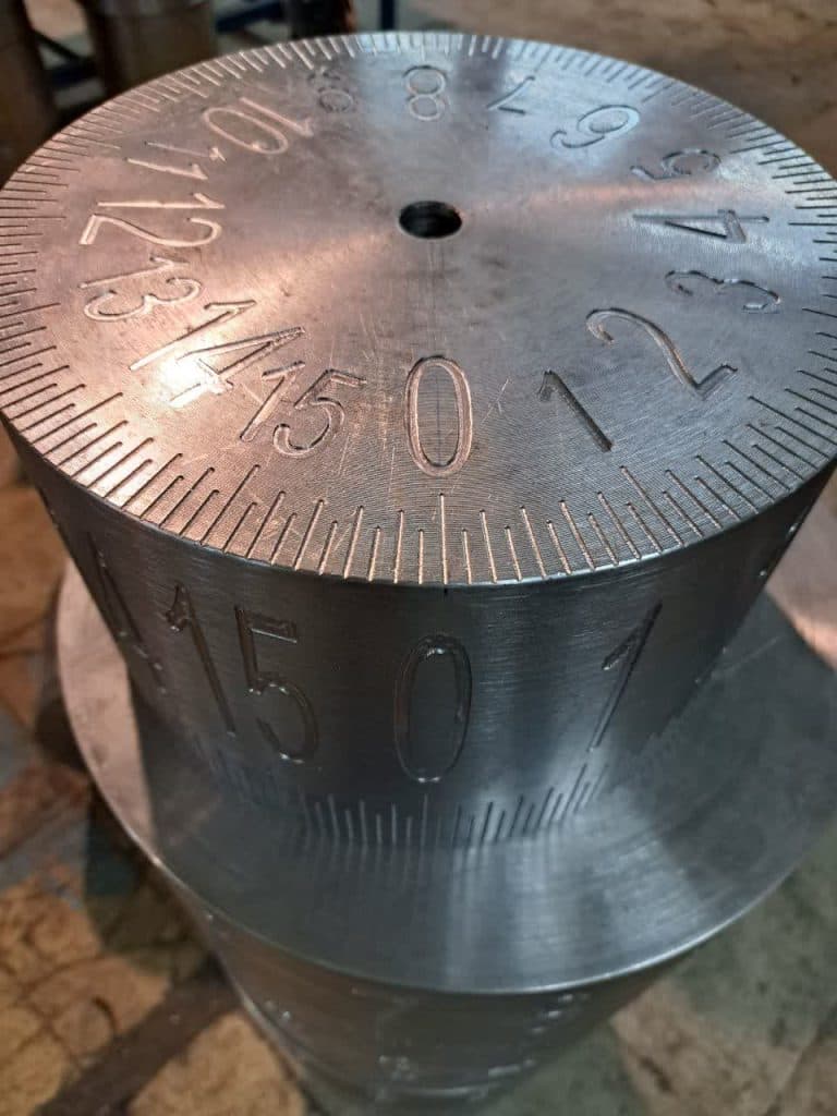 سی ان سی فلزات نگینی در اصفهان