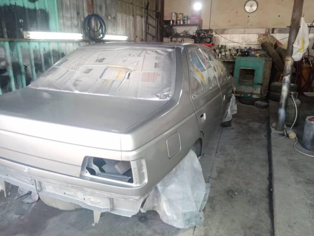 بازسازی ماشین های ایرانی و خارجی نوروزی در شیراز