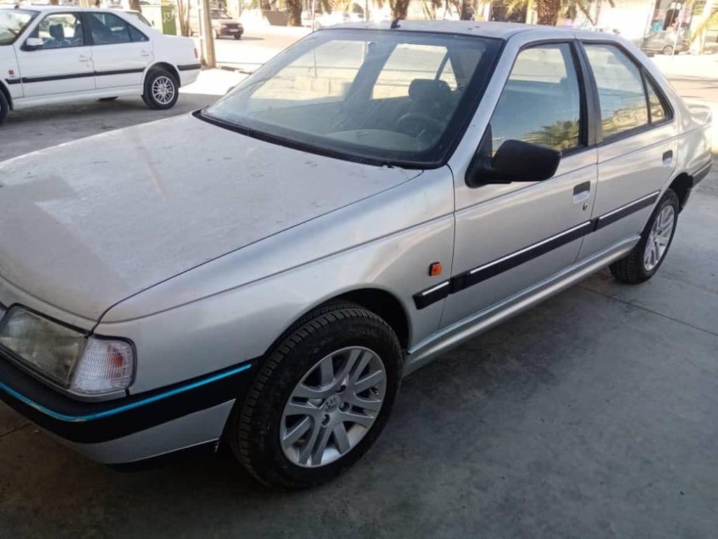 بازسازی ماشین های ایرانی و خارجی نوروزی در شیراز