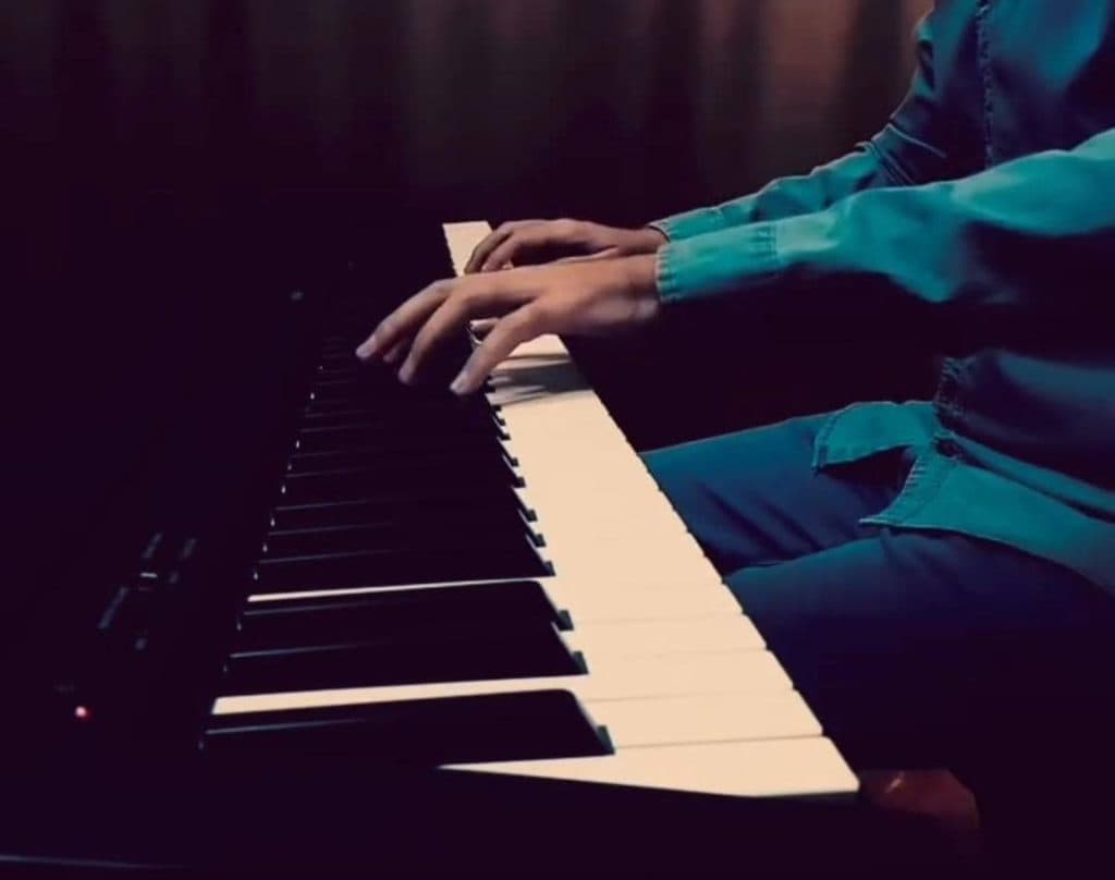 آموزشگاه موسیقی کاراندیش در یزد