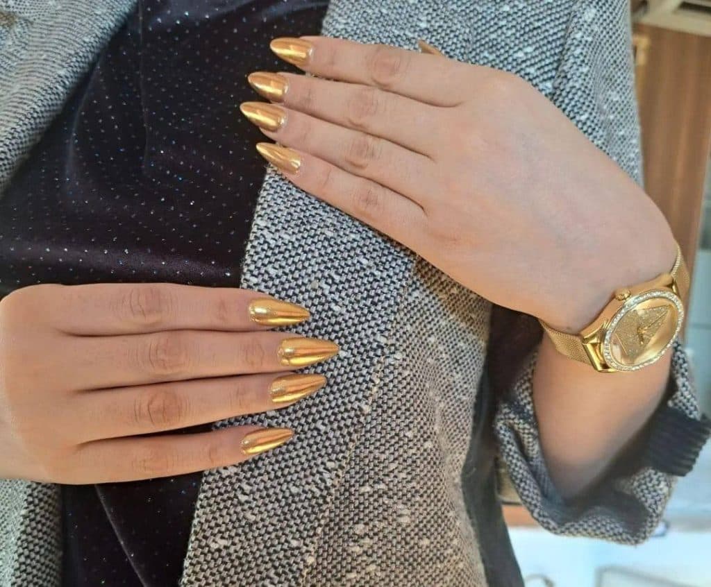 خدمات کاشت ناخن لوندر در سعادت آباد تهران