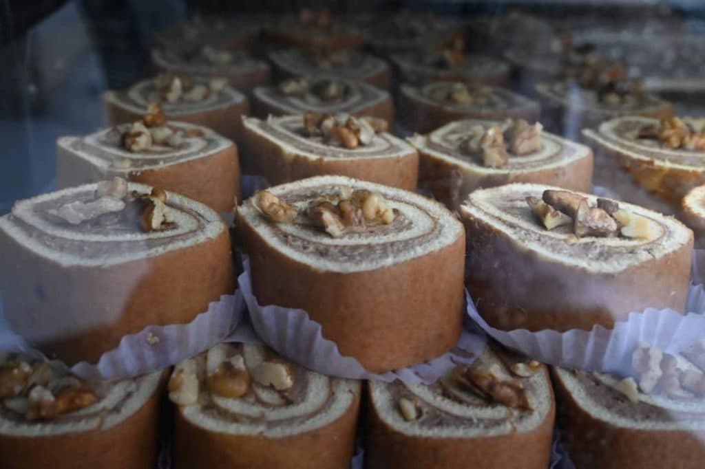 قنادی سرزمین شیرینی در ساوه