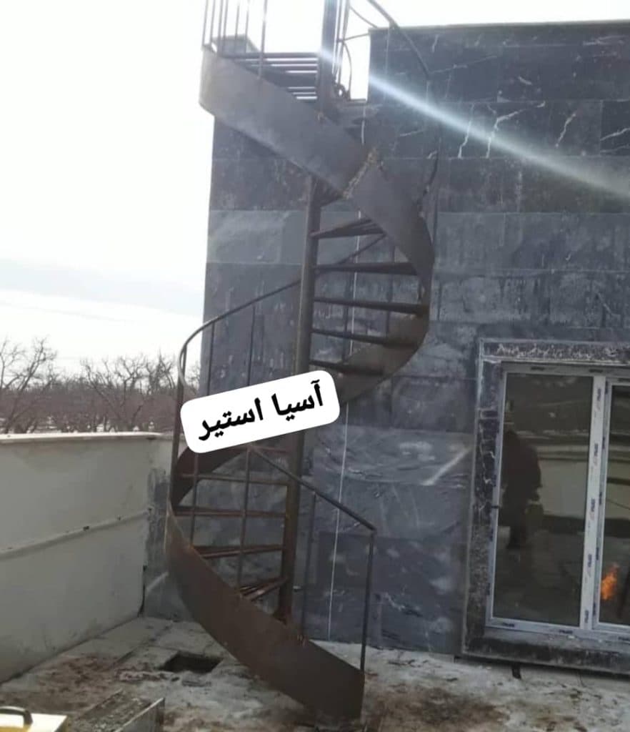 طراحی و ساخت پله گرد فلزی آسیا استیر براری در تهران