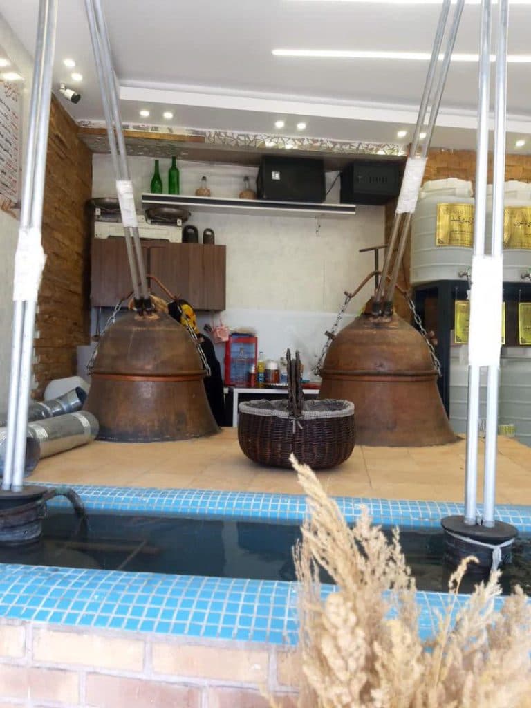 گلاب و عرقیات شاهپسند در کاشان