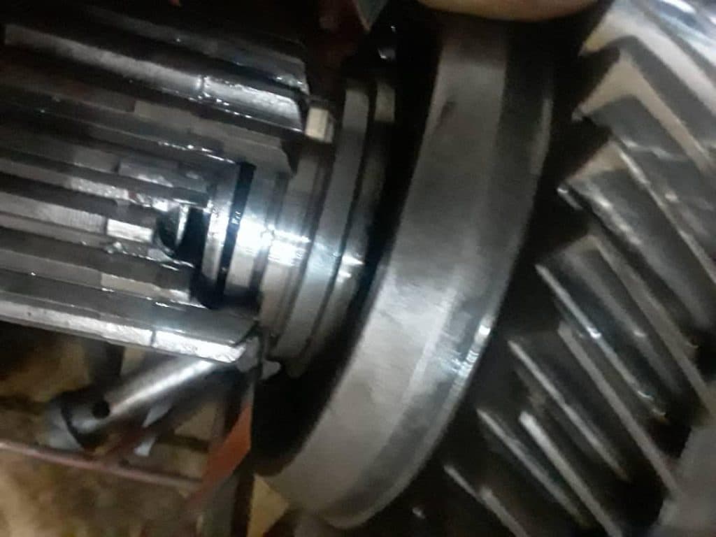 تعمیرات گیربکس اتومات تراکسون ماشین های سنگین علی روزبه ملایر