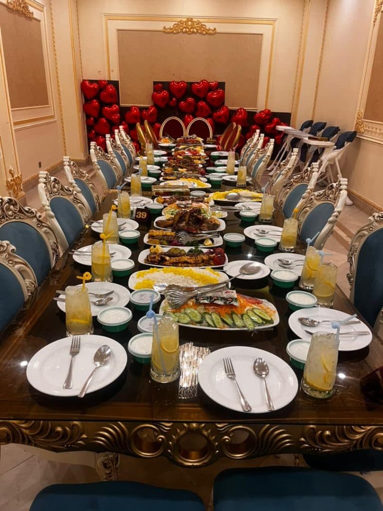 کافه رستوران وارنا در دریاچه مصنوعی گنبد کاووس