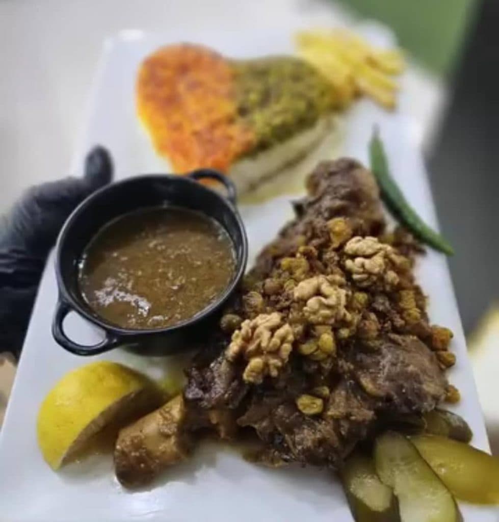 رستوران سنتی مجنون در کیانپارس 13 شرقی اهواز