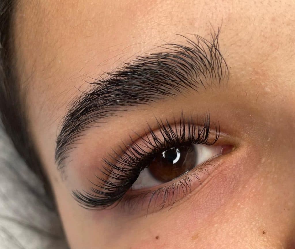 مرکز زیبایی ریحانا بیوتی در بازار میلاد مال قشم