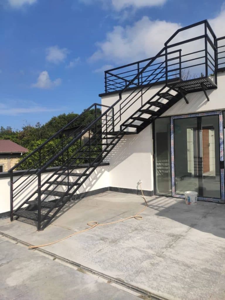 درب و پله فلزی صنایع فلزی زینگ در تنکابن