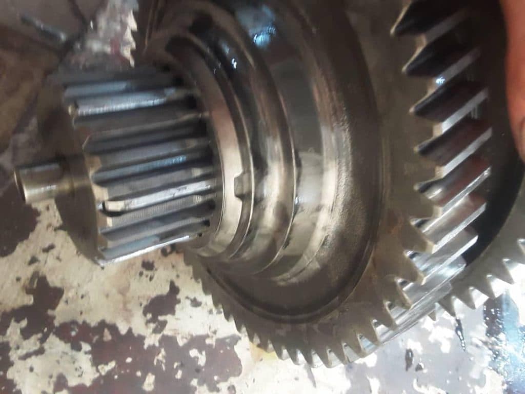 تعمیرات گیربکس اتومات تراکسون ماشین های سنگین علی روزبه ملایر