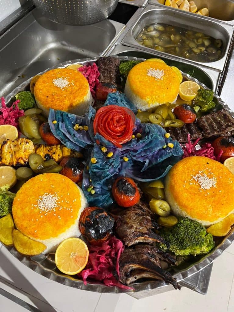 کافه رستوران وارنا در دریاچه مصنوعی گنبد کاووس