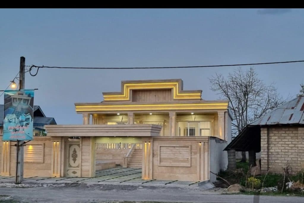 کاشی کاری وحید در تاکستان