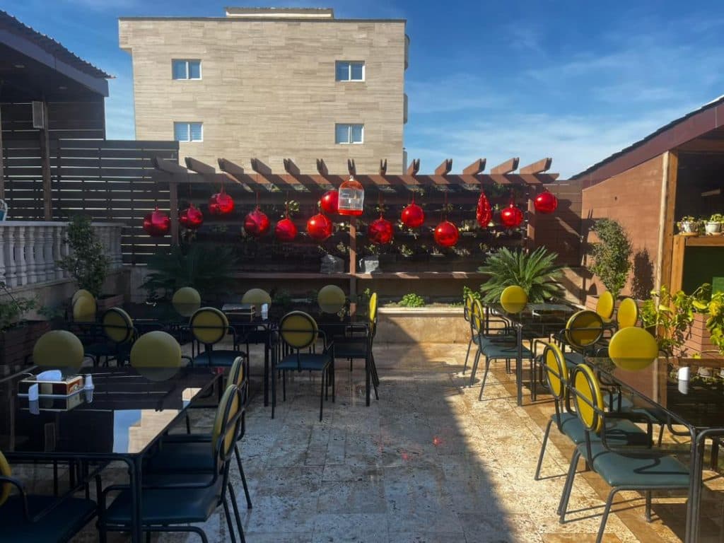 کافه رستوران وارنا در دریاچه مصنوعی گنبد کاووس