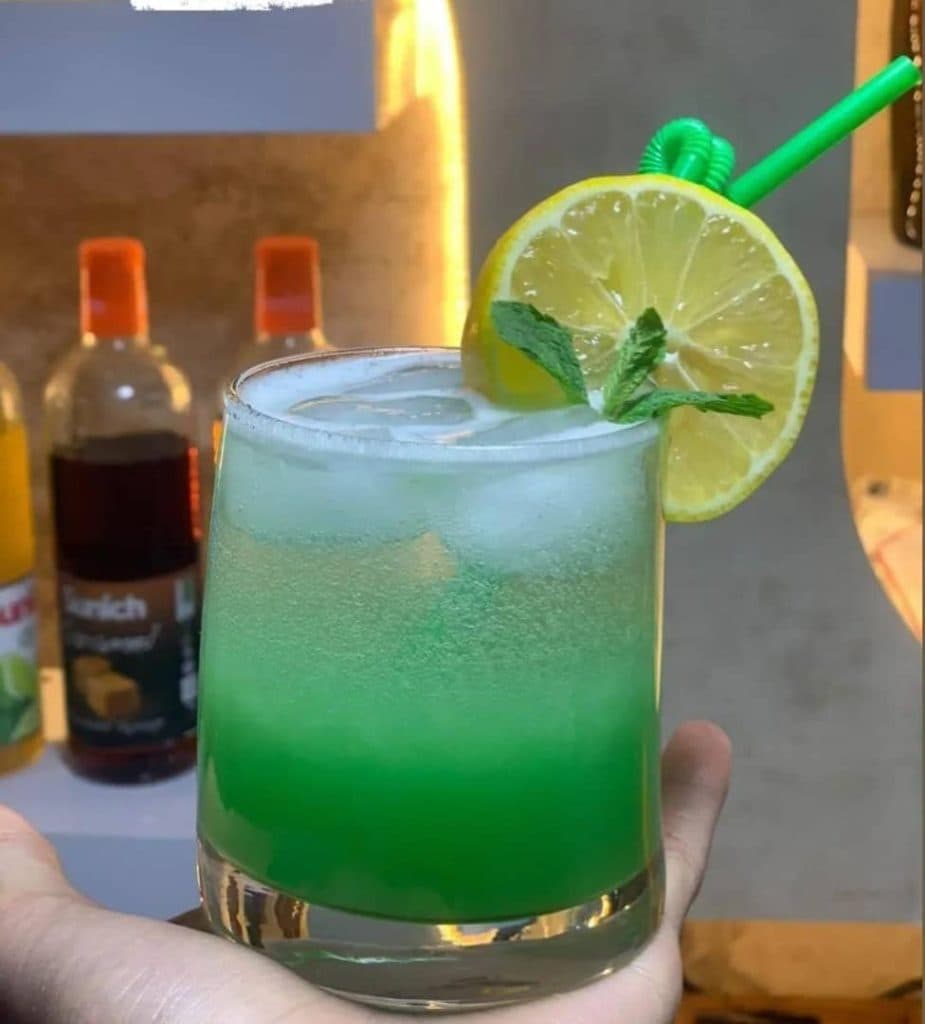 کافه فست فود دیت date در خوی