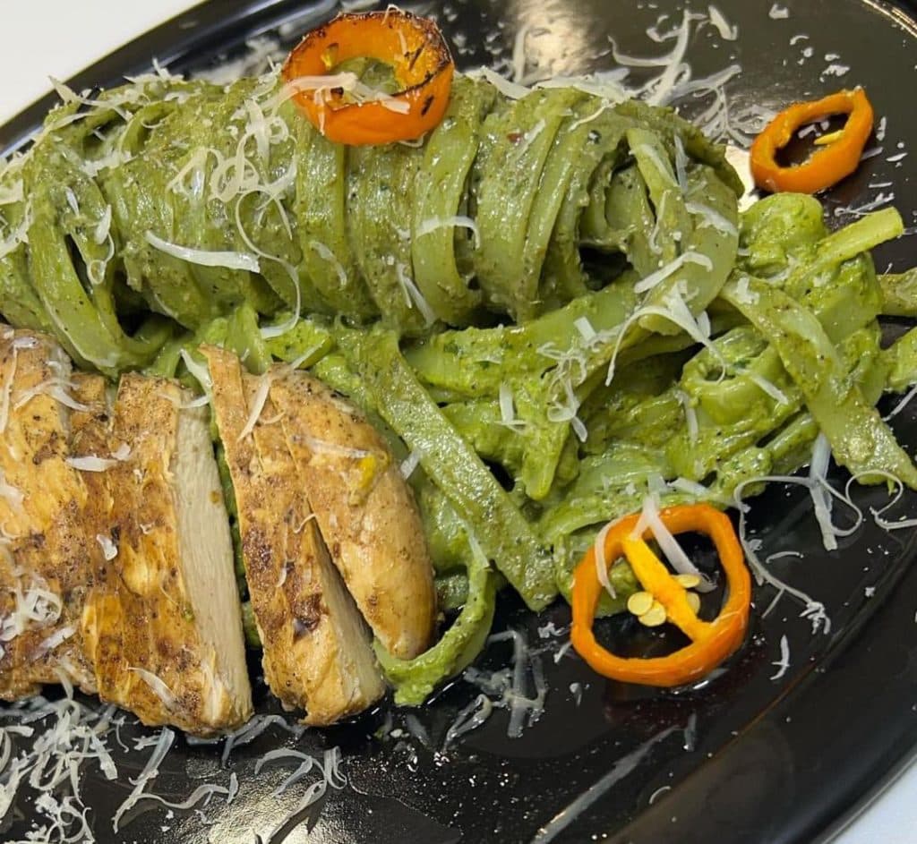 کافه بستنی آکام در مسکن کرمانشاه