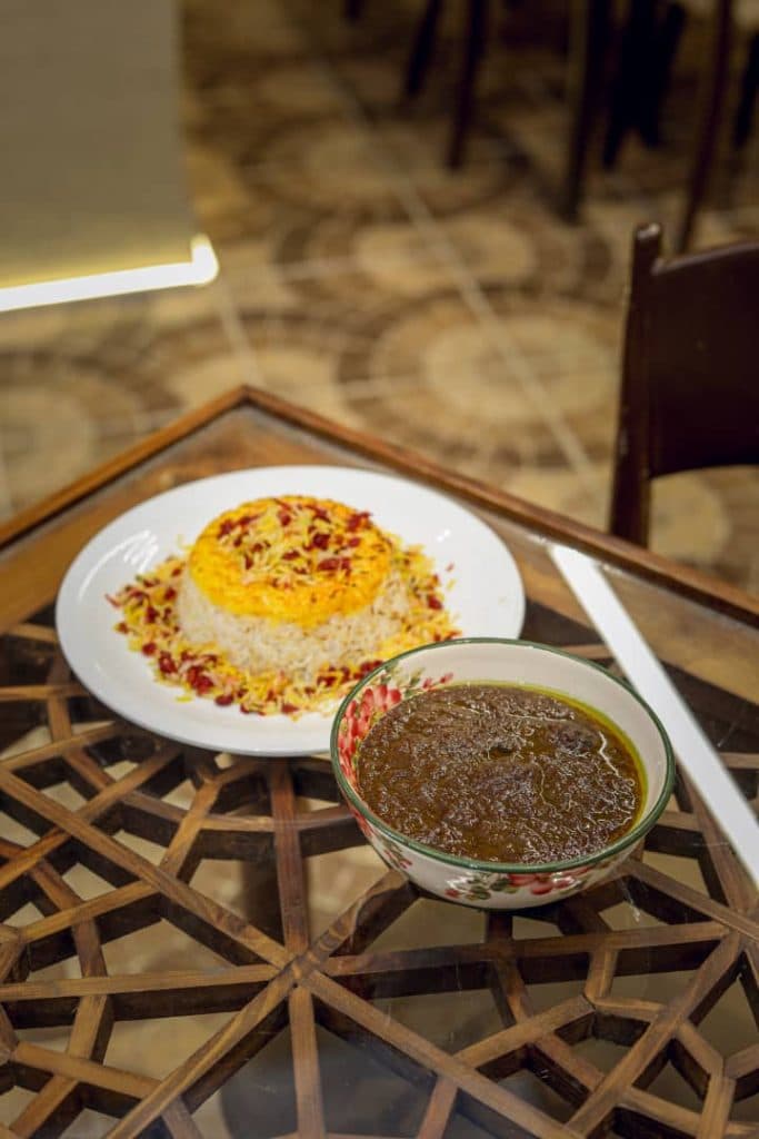 رستوران شاهپوری در قم