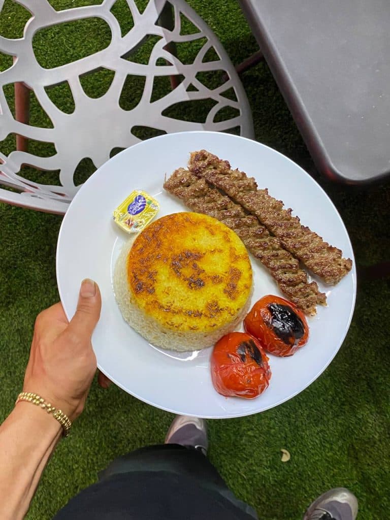 کافه رستوران تیکا در شیرگاه