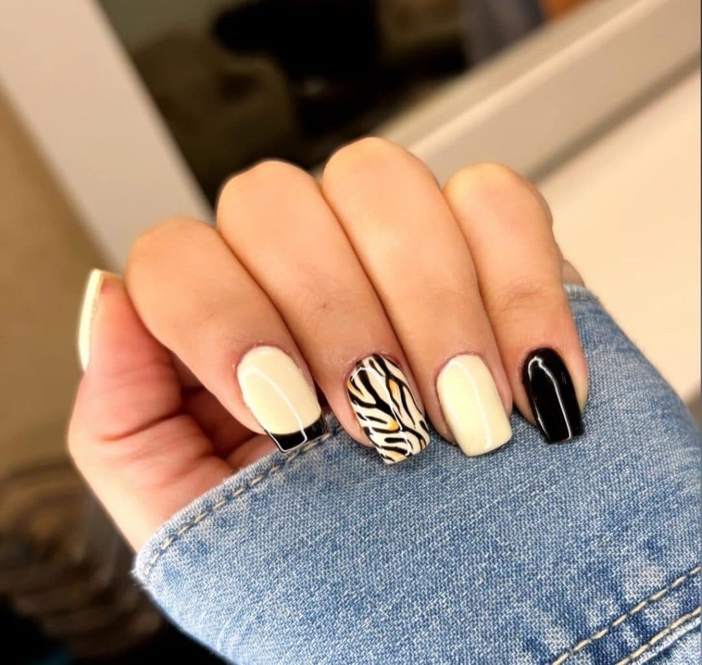 مرکز تخصصی ناخن روژا در دکتر حسابی شاهین شهر