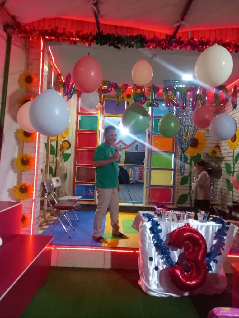 مجموعه بازی بگو بخند با عمو فرهنگ در نیشابور