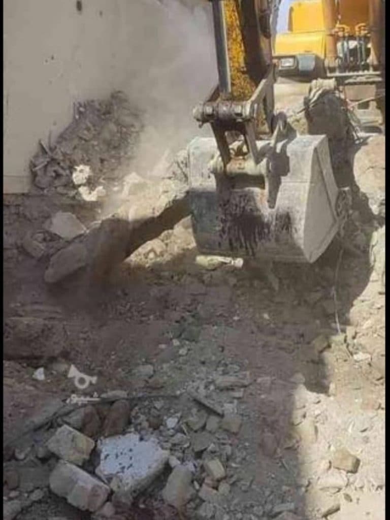 تخریب ساختمان و خاک برداری اسکندری در زنجان