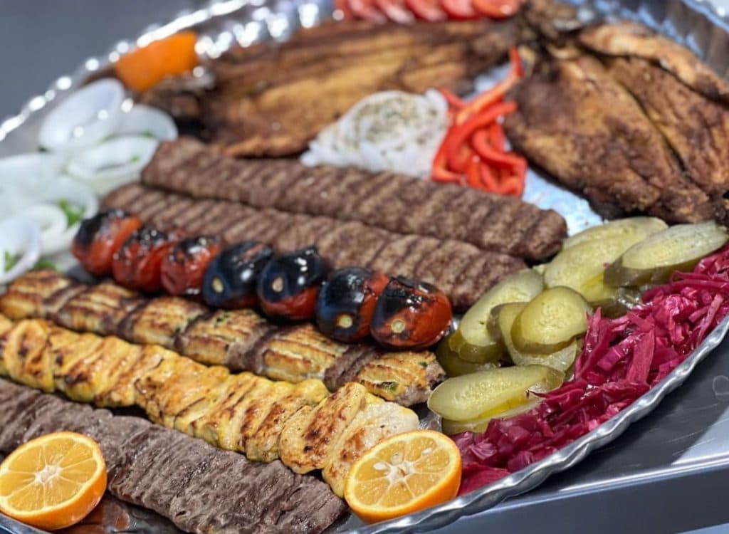 کافه رستوران آویشن در لواسان