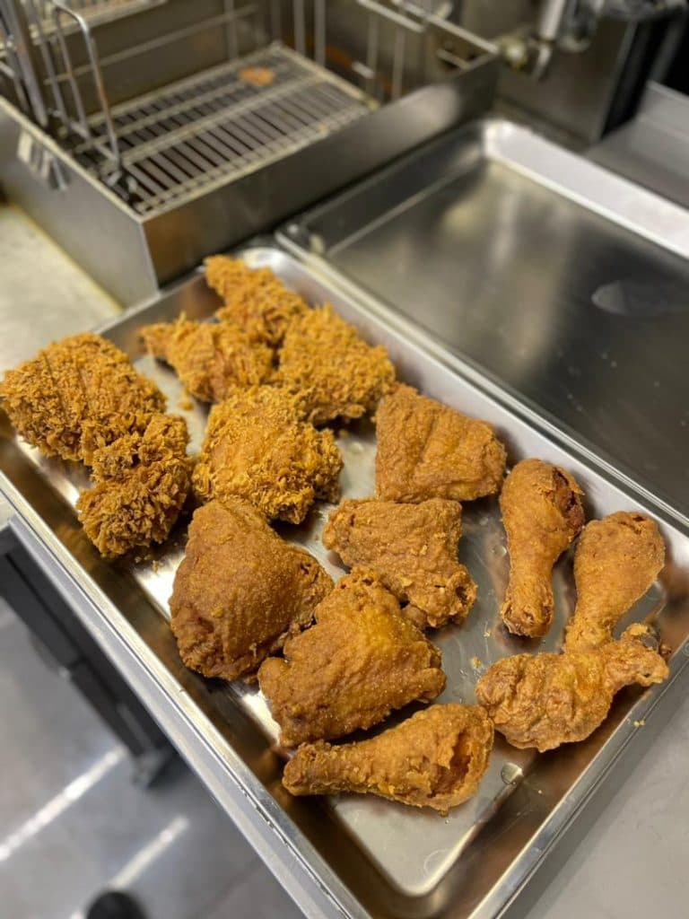 فست فود سالیذ سوخاری در مسکن یزد