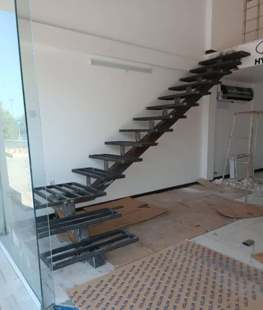 پله گرد فلزی گروه صنعتی فرادور در قم