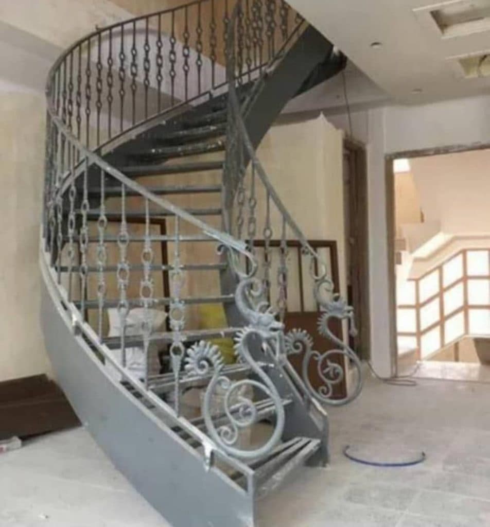 پله گرد فلزی گروه صنعتی فرادور در قم