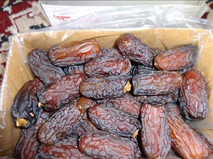 فروش عمده خرما و مشتقات خرما ایزدی در خنج فارس