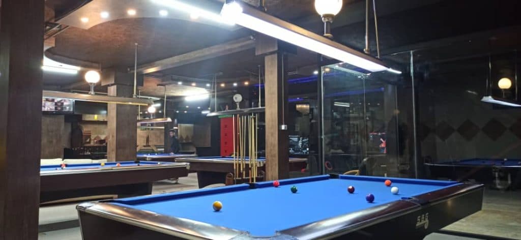 باشگاه بیلیارد زنبق در مشهد
