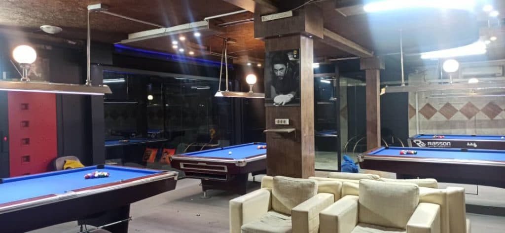 باشگاه بیلیارد زنبق در مشهد