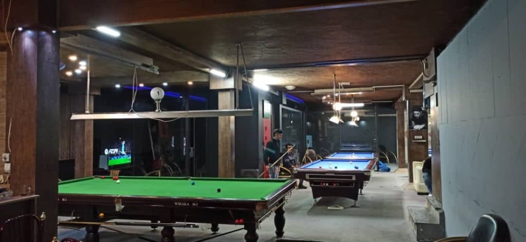 باشگاه بیلیارد زنبق در مشهد
