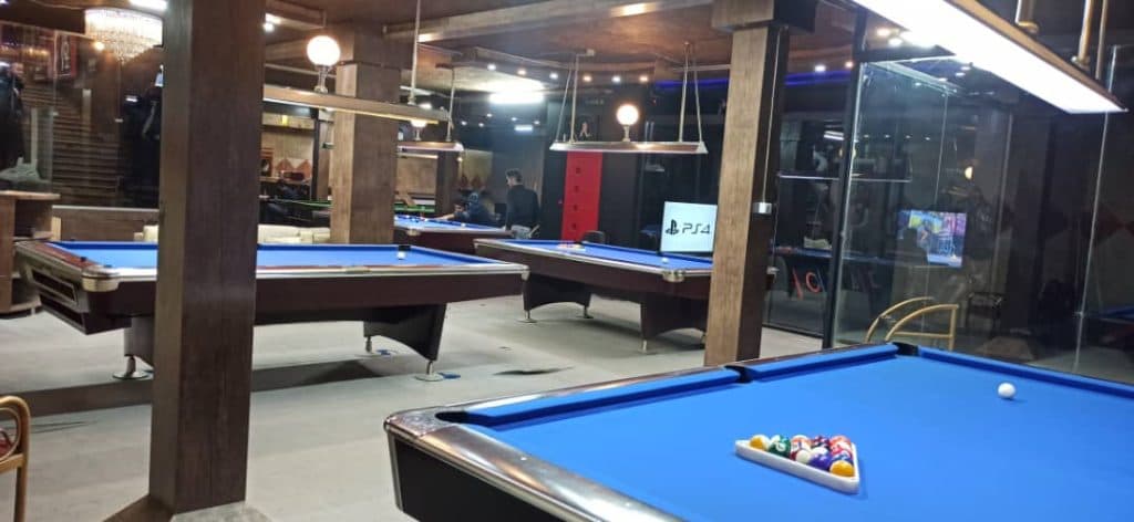 باشگاه بیلیارد زنبق در مشهد