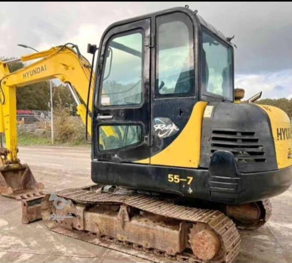 خاکبرداری و گودبرداری گل محمدی در دماوند