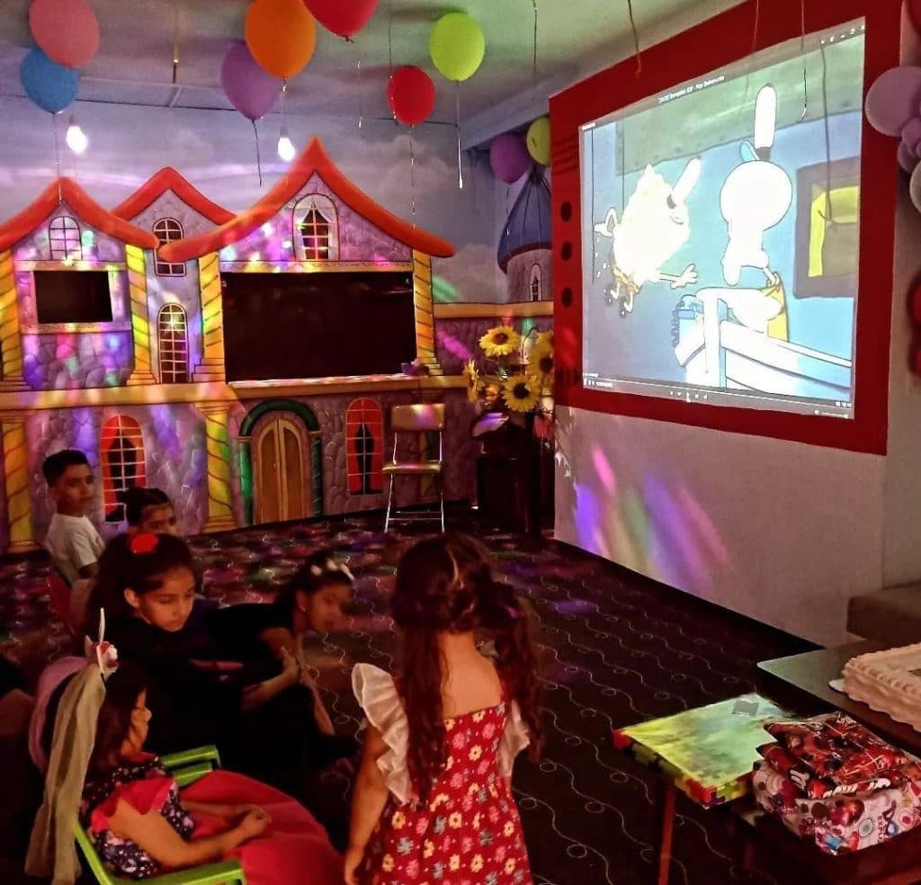 مجموعه بازی بگو بخند با عمو فرهنگ در نیشابور