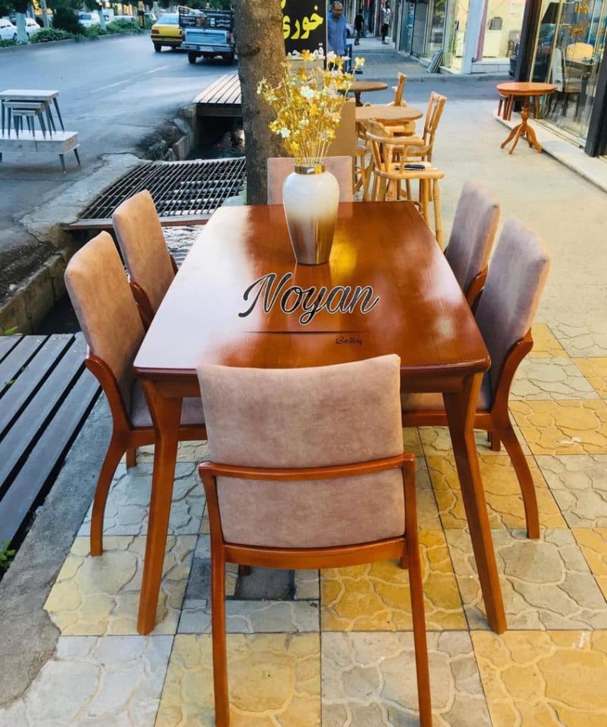 میز و صندلی ناهارخوری قصر چوب نویان در ملایر