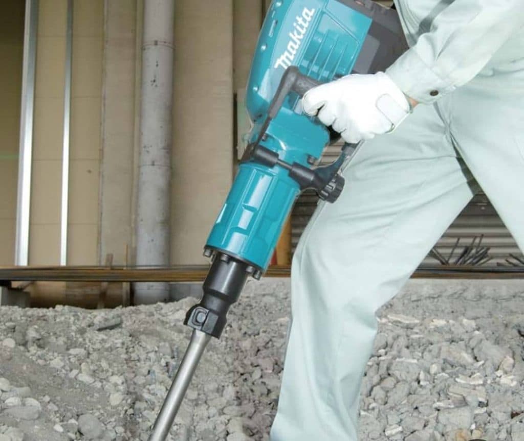 تخریب ساختمان امید تقوی در نهاوند