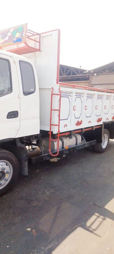 اتاق سازی کامیون کوروش منش در 12 بهمن اصفهان