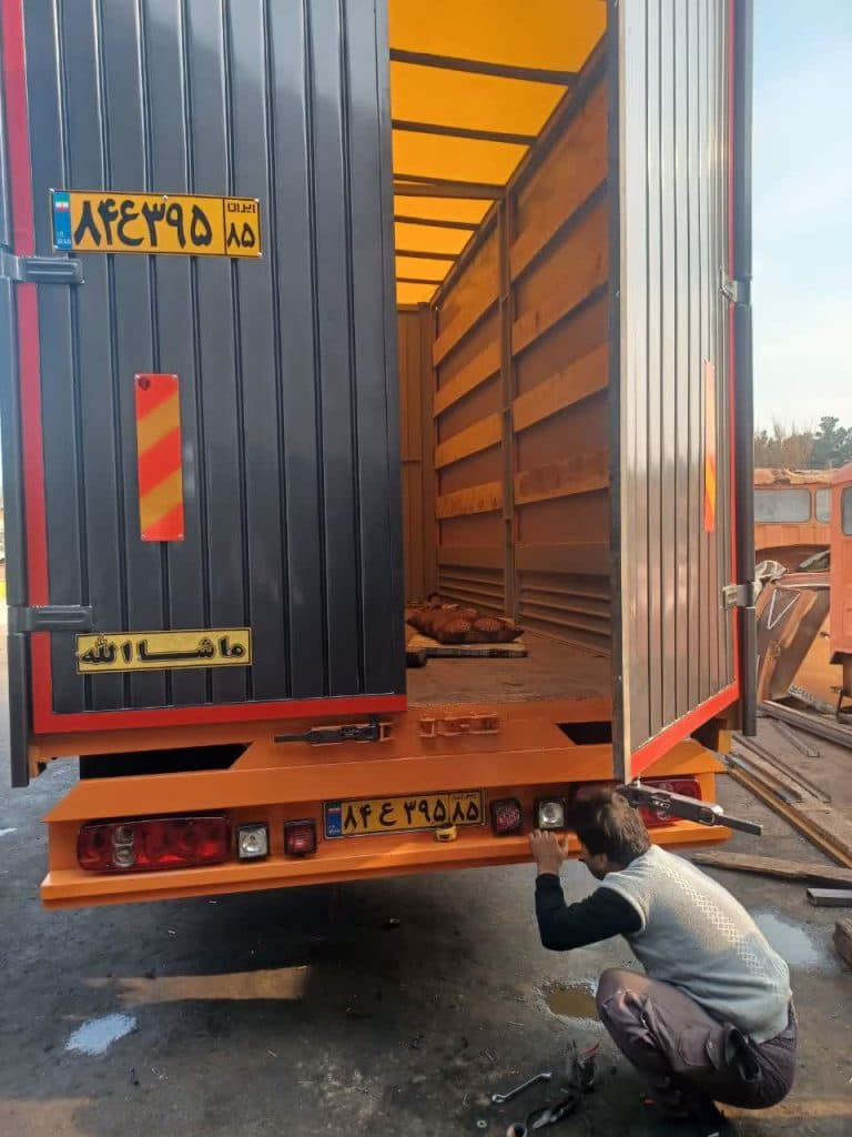 اتاق سازی کامیون کوروش منش در 12 بهمن اصفهان