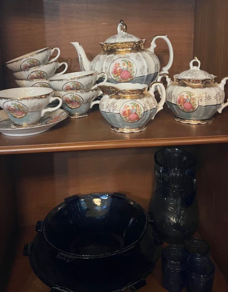 کافه گالری آذر نوستالژیک در رشت