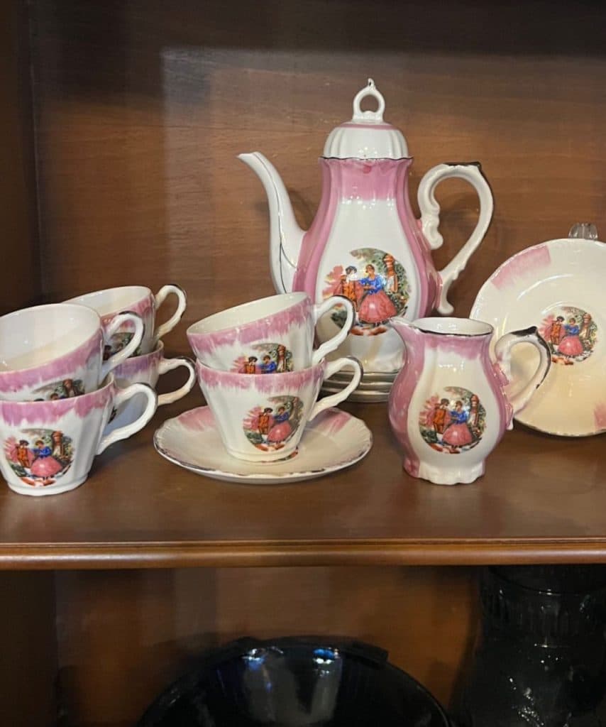 کافه گالری آذر نوستالژیک در رشت