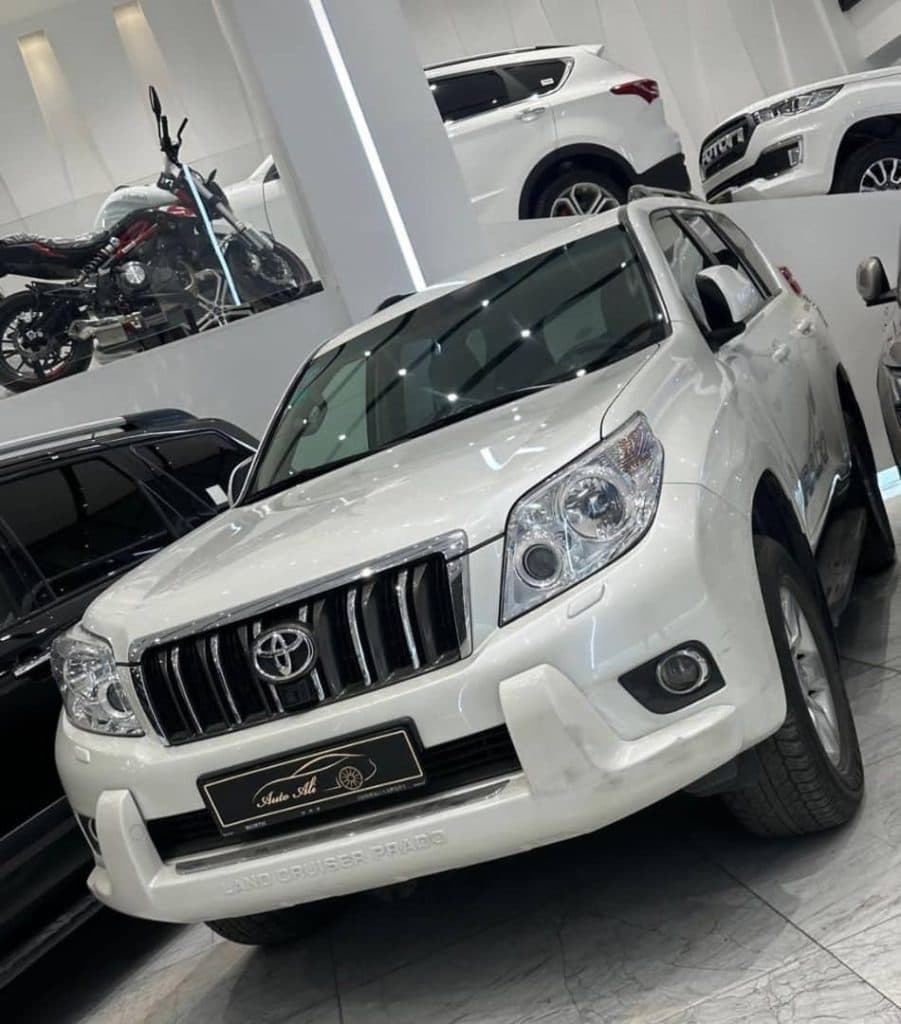 نمایشگاه ماشین اتوعلی در زنجان