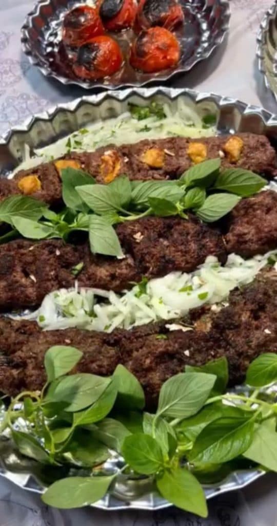 کباب ساطوری بناب آذربایجان در رشت