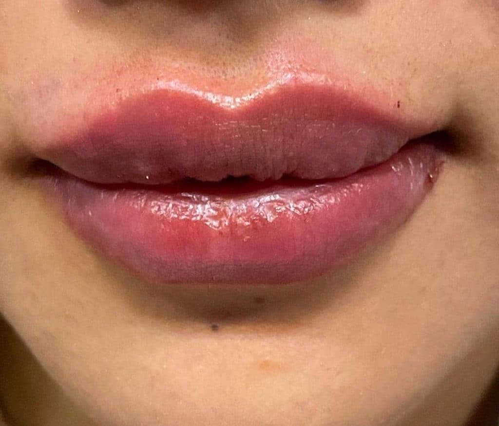 مطب زیبایی پوست و مو دکتر کوروش بزرگ ساوجی در سید خندان تهران