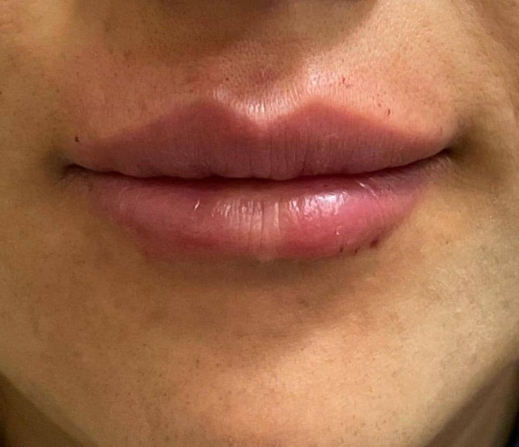 مطب زیبایی پوست و مو دکتر کوروش بزرگ ساوجی در سید خندان تهران