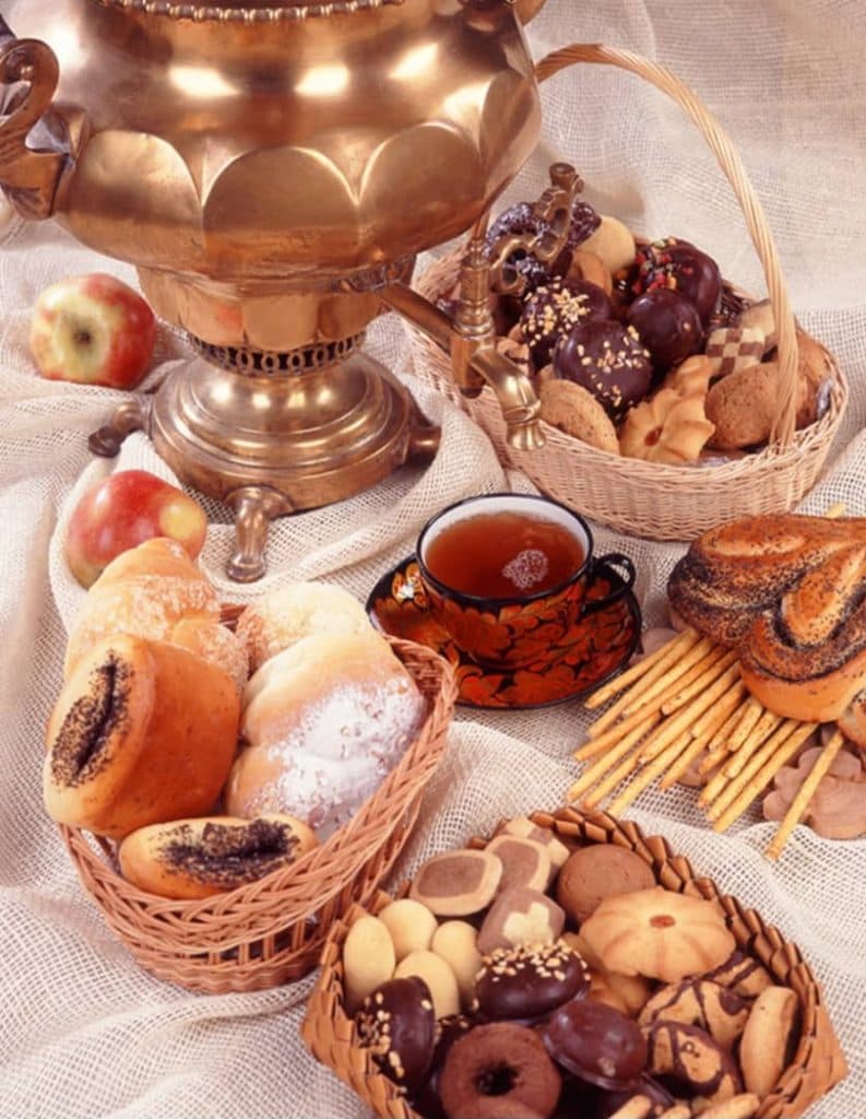 نان و شیرینی کرد برادران آب زند در ایلام