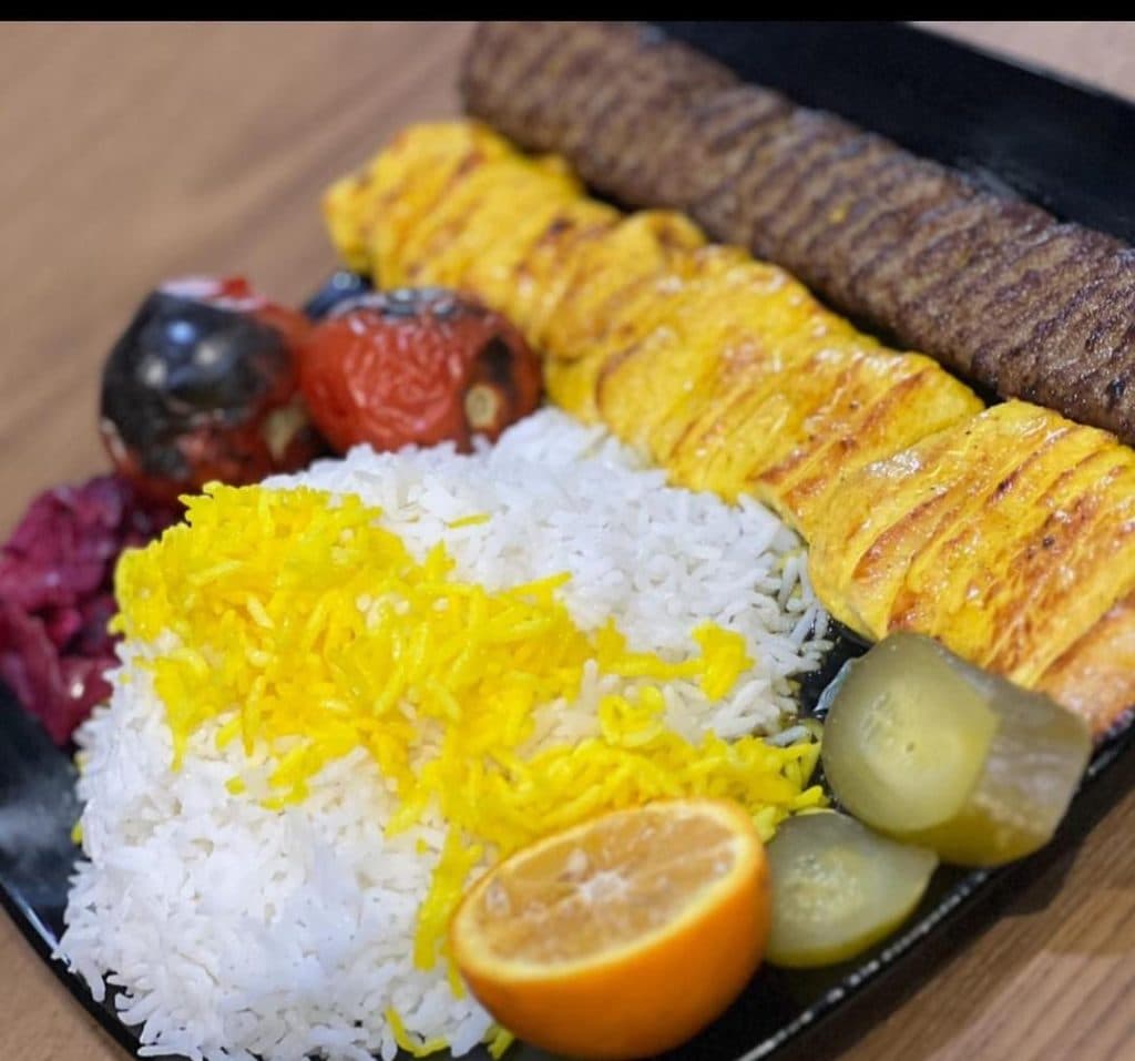 رستوران دریایی گلستان شعبه دوم در اوزیها بندرعباس