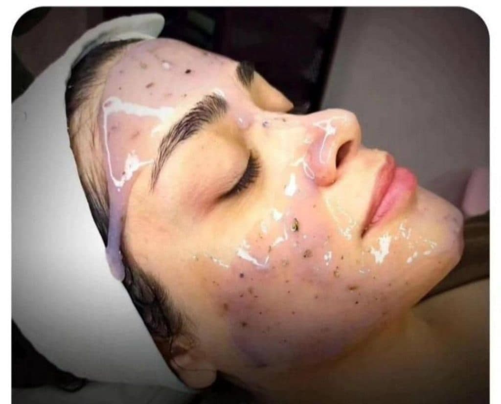 خدمات زیبایی و فیشیال پوست نادیا رسولی در مشهد