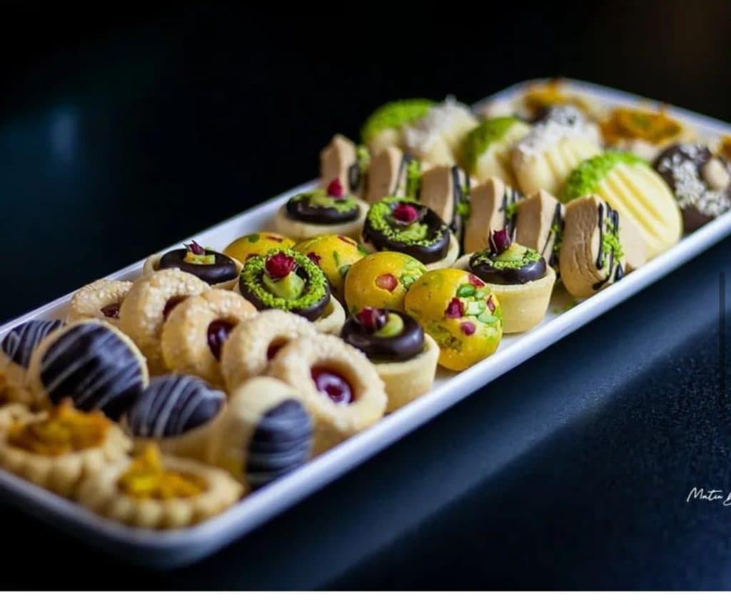 نان و شیرینی ندا در جهان شهر کرج