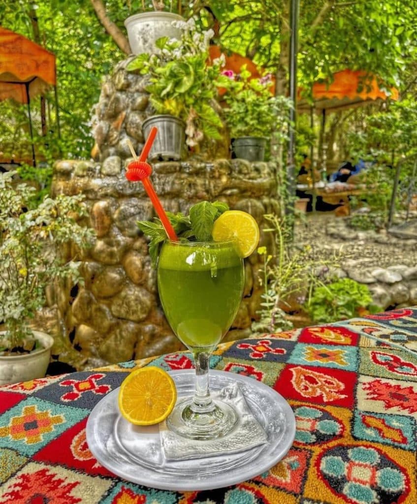 باغ رستوران دره طبیعت در فرحزاد شمالی تهران